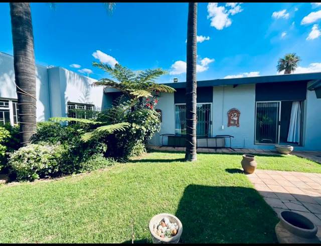 3 BEDROOM FREESTANDING FOR SALE IN BIRCHLEIGH